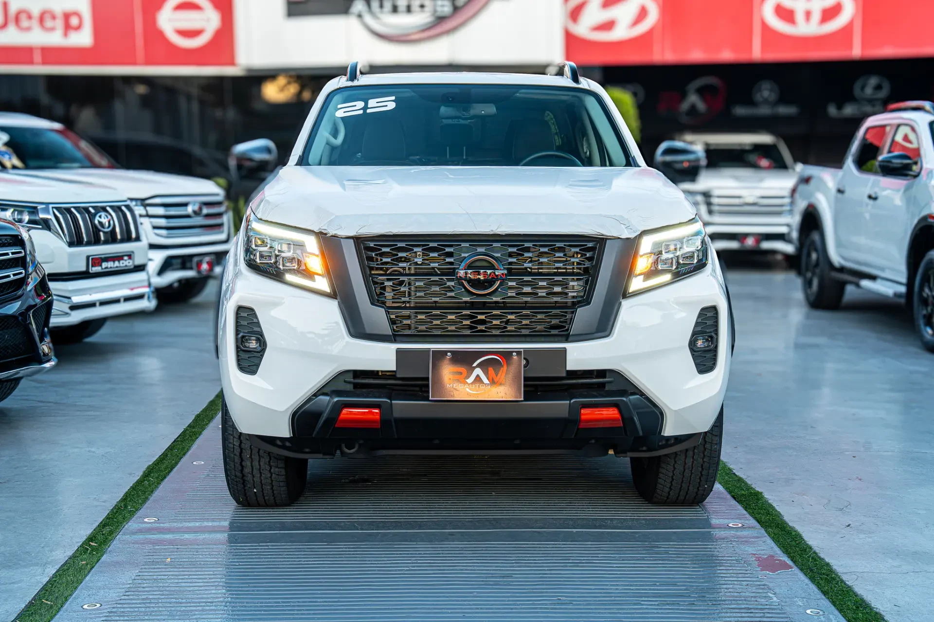 Nissan NAVARA PRO-4X 2025 - Imagen 2