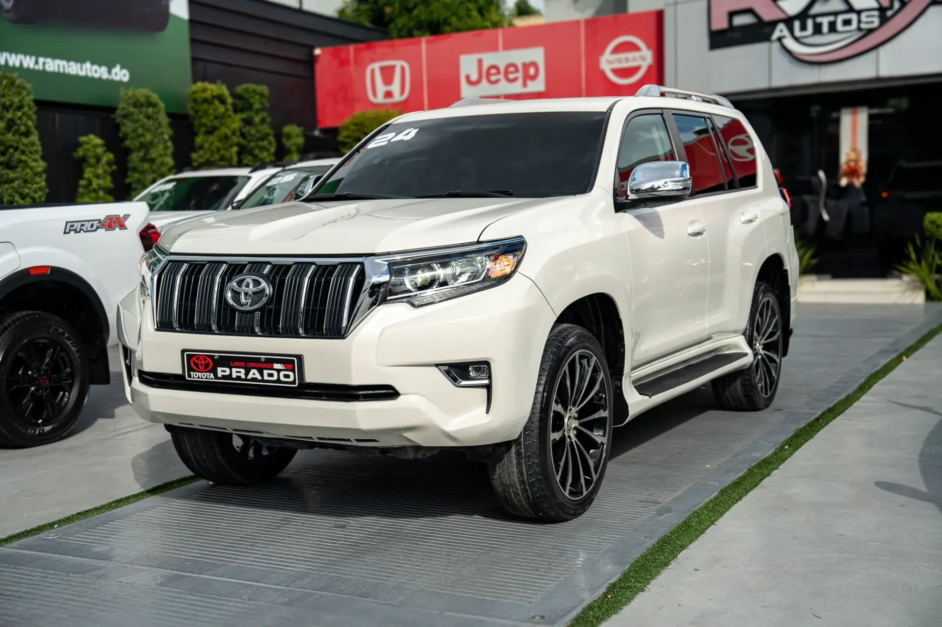 Toyota Land Cruiser Prado TXL 2024 - Imagen 1