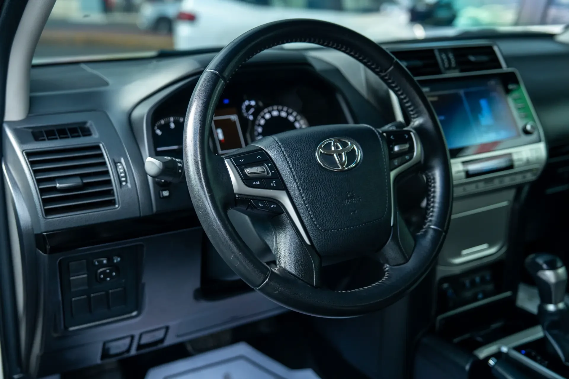 Toyota Land Cruiser Prado TXL 2024 - Imagen 4