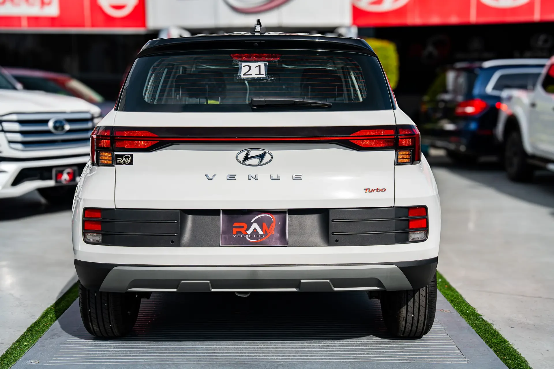 Hyundai Venue Doble Tono 2025 - Imagen 17