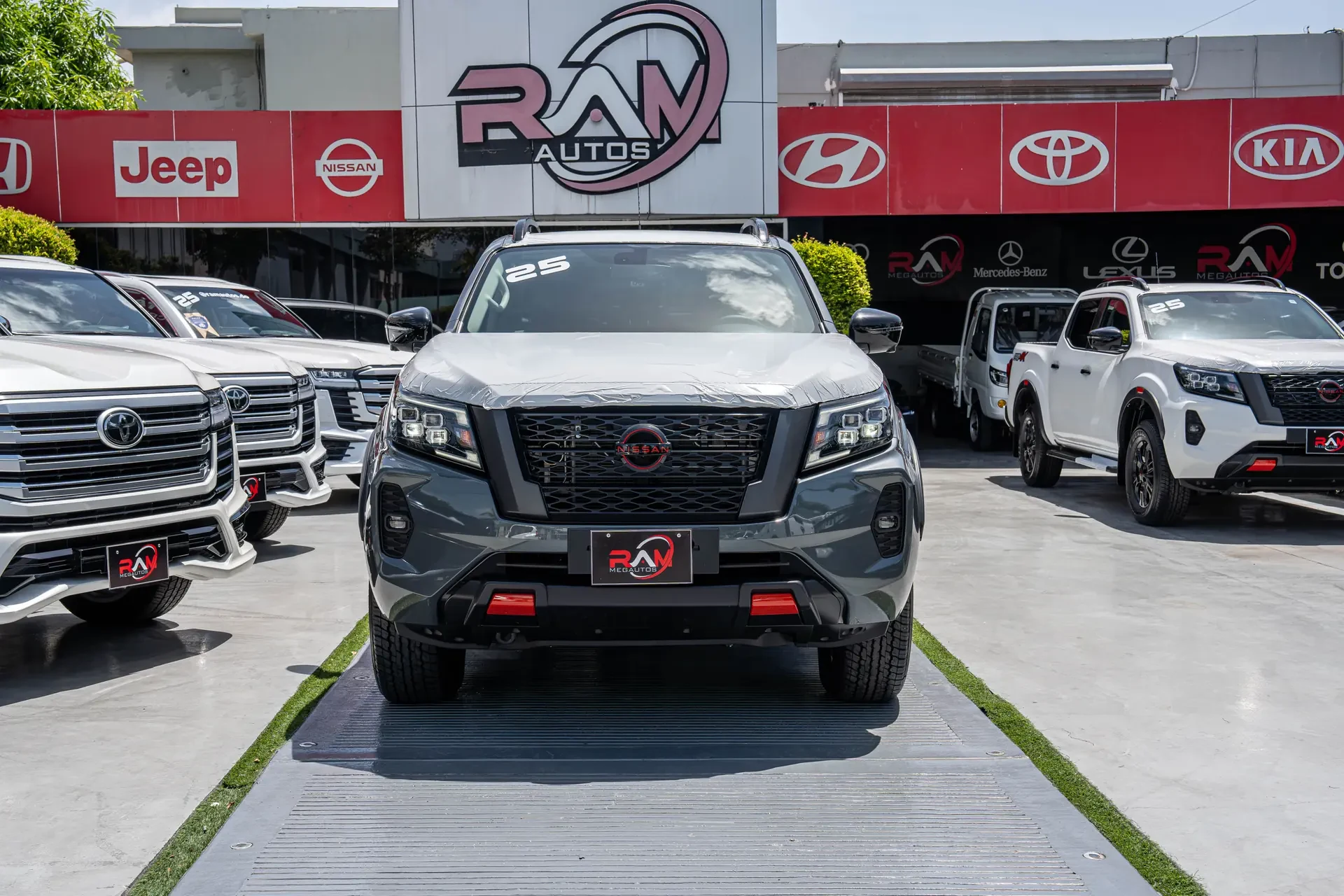 Nissan NAVARA PRO-4X 2025 - Imagen 2