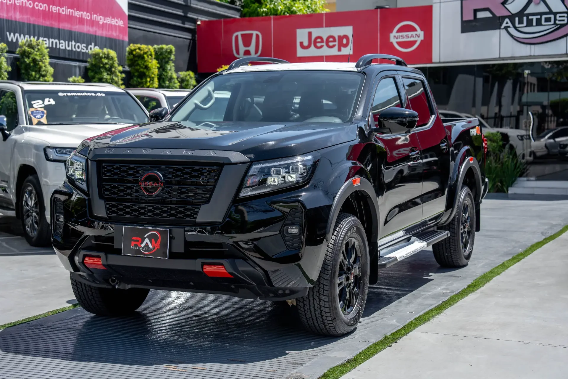 Nissan NAVARA PRO-4X 2025 - Imagen 1