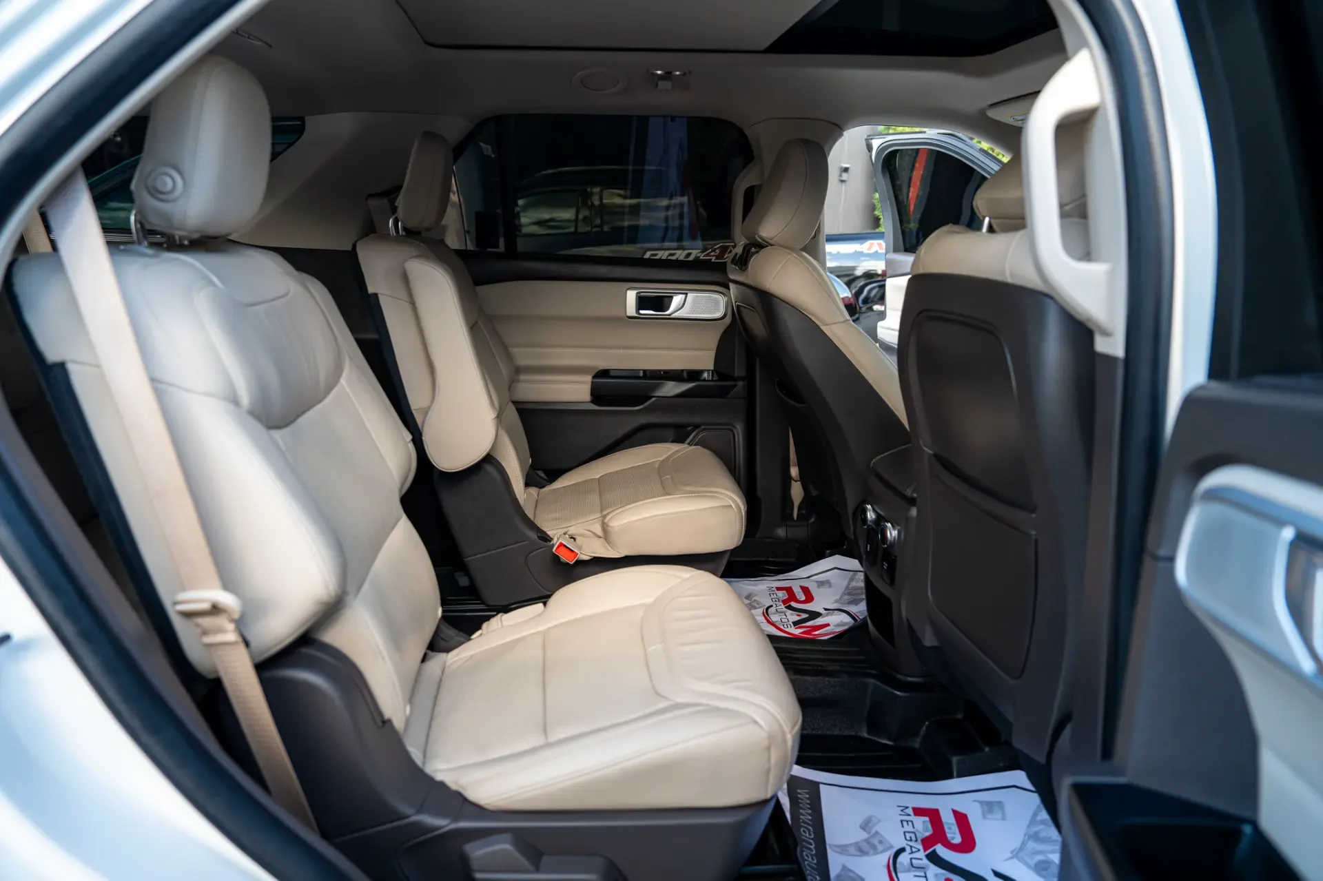 Ford Explorer Platinum 2021 - Imagen 3