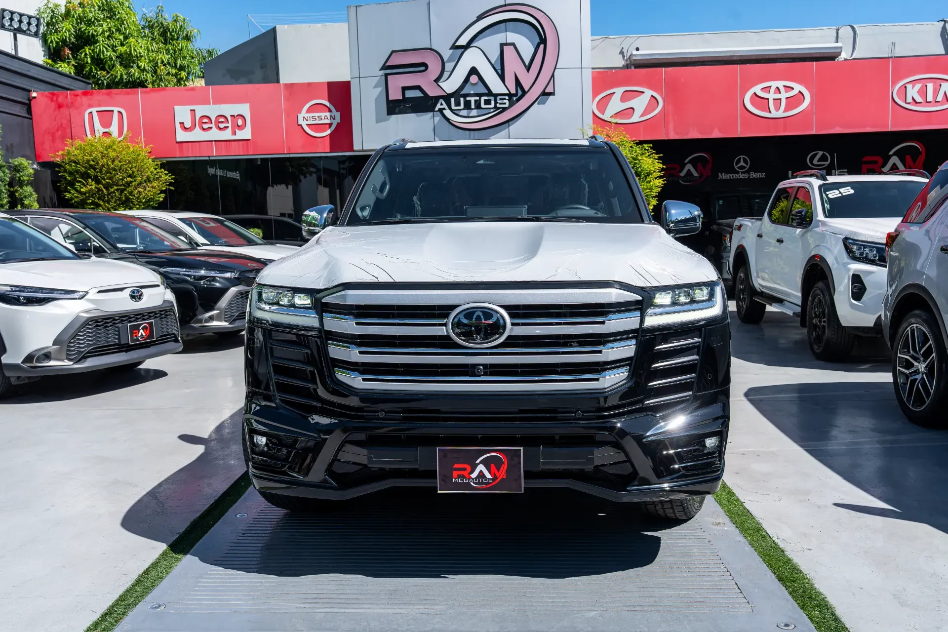 Toyota Land Cruiser VXR 2026 - Imagen 2